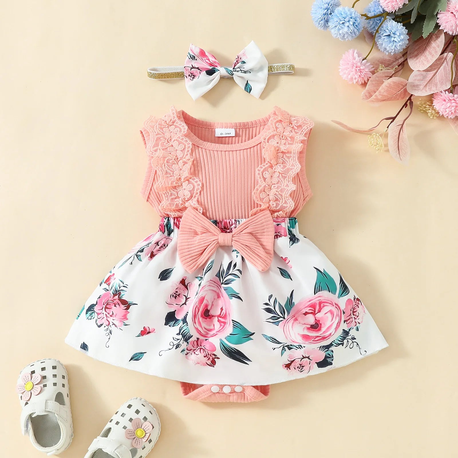 Sleeveless Lace Triangle Sweetheart