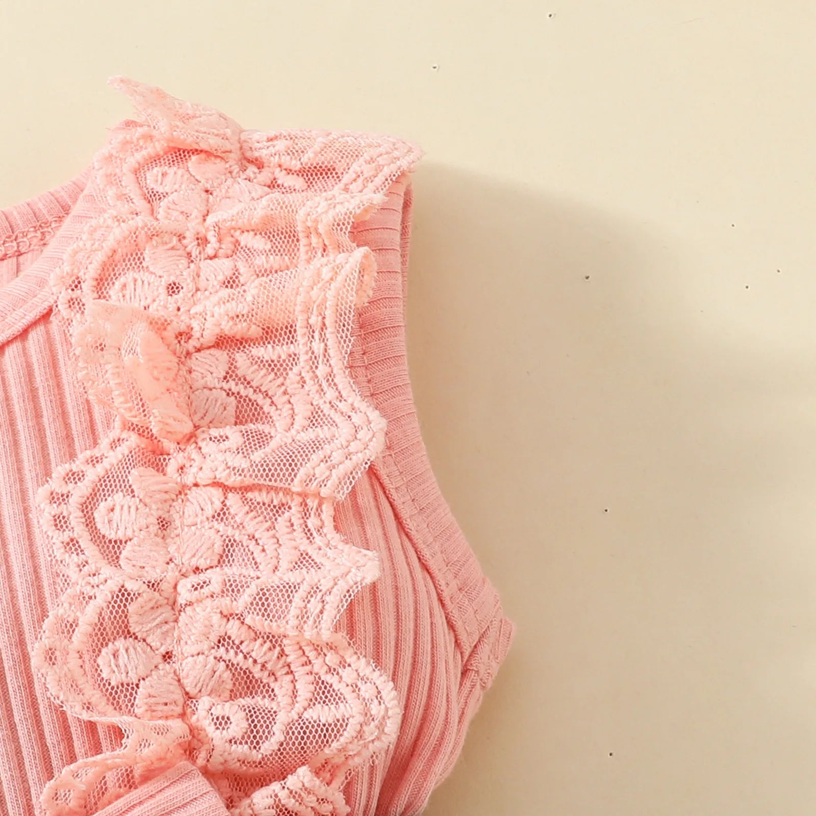 Sleeveless Lace Triangle Sweetheart