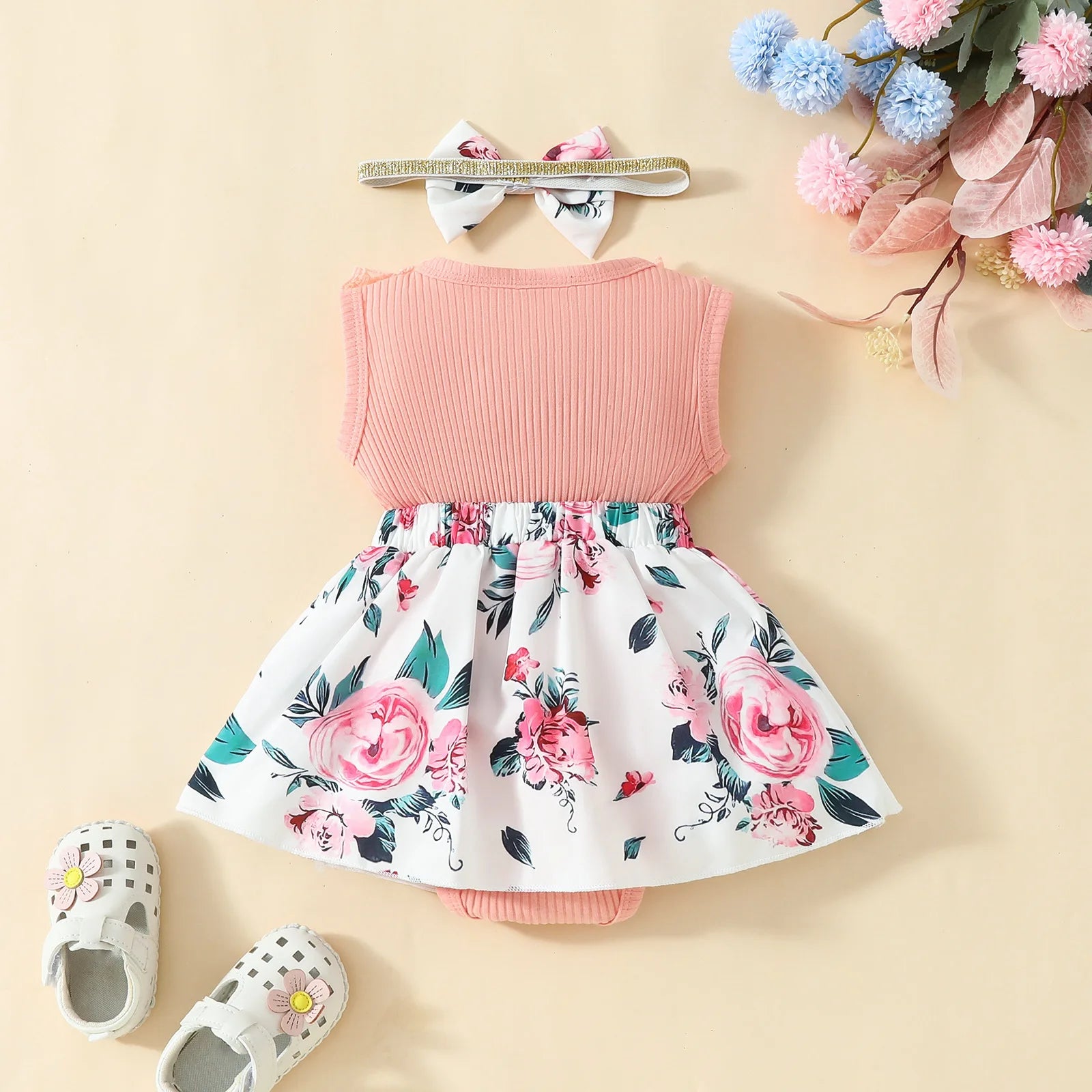Sleeveless Lace Triangle Sweetheart