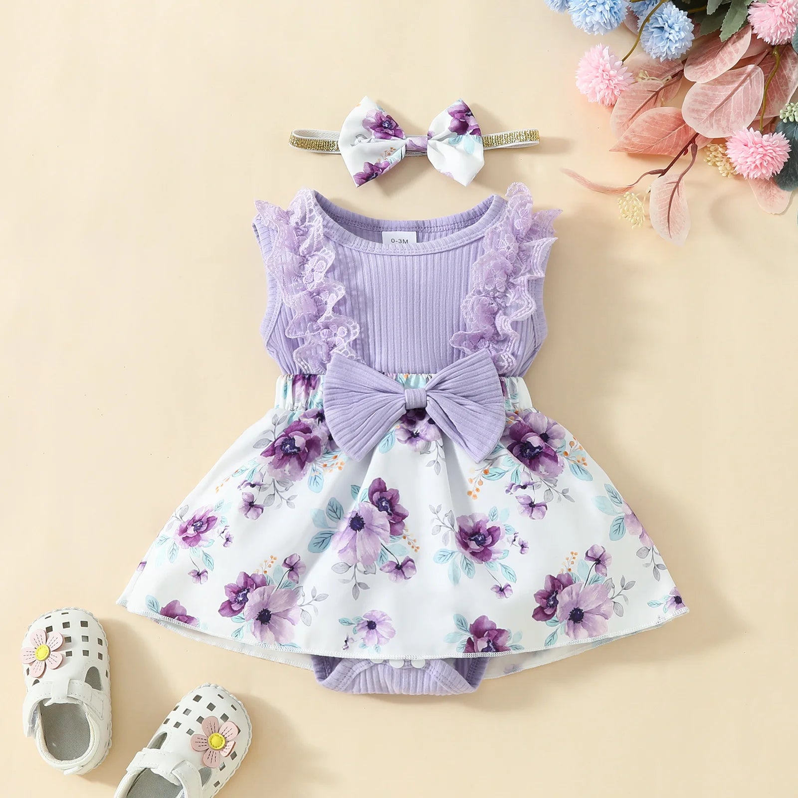Sleeveless Lace Triangle Sweetheart